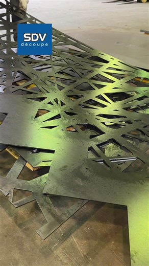 Escalier avec garde-corps découpe au laser Sdvdécoupe. #fabrication #escaliersurmesure #decoupelaser | SDV Decoupe