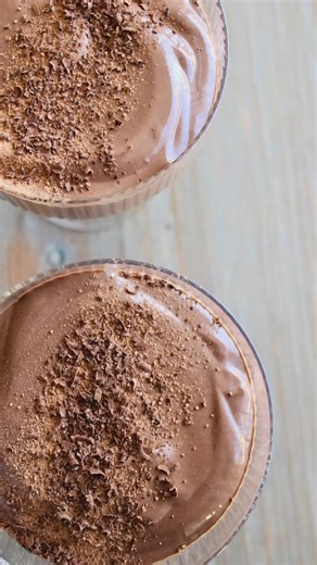 Joli Good Food on Instagram: "Recipe three in my SMALL CHANGES series 💫 Replace that evening bowl of ice cream with this protein packed chocolate mousse! This is my husband’s favourite sweet treat and for good reasons. It’s rich in flavour yet not over powering, light and silky and completely moreish! Nutrient-dense, refined sugar free. A dessert that fits well with a whole-foods, high protein approach. Comment ‘mousse’ and the recipe will be sent to your inbox. Enjoy Jess x #chocolatemousse #c