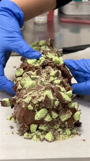 Watch our talented Daina make a mint Aero brownie Yule log 🎄🍫 Plenty of Christmas bakes available through December ✨ | Revo Kitchen