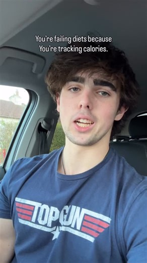 Luca Marj | #1 No-Calorie Tracking Fat-Loss Coach for Busy Men on Instagram: "Tracking calories sucks Comment “GUIDE” for my free ENJOYABLE no calorie fatloss framework 🔥 Follow @lucamarj for more!"