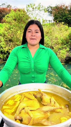 Cómo preparar gallina criolla en sopa paso a paso