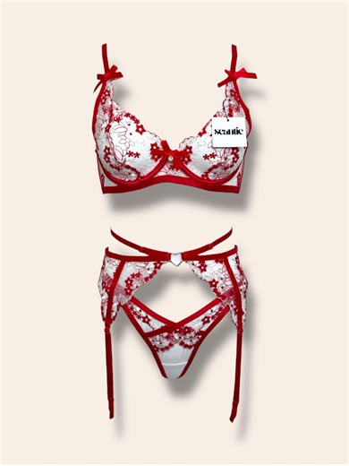 Red and White Floral Lace Lingerie Set With Garter Belt, Underwire Bra & Strappy Thong, Romantic Valentine’s Day Lingerie, Gift for Her - Etsy
