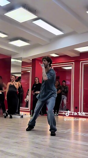 Cours de danse : Parle à ma main au débutant