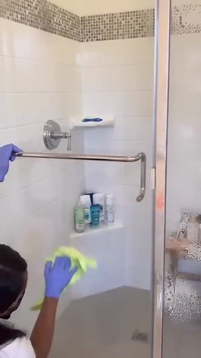 Housekeeper CleaningTips 🎥 @buzzfeedtastyhome Looking for home cleaning services in Houston? 🧽✨🫧 Local Houston Cleaning Services TEXAS CLEANING SERVICES @texascleaningservices is a local Houston small business specializing in a variety of services including general, deep, move in and move out, office, & custom cleaning 🧽 Review by one of our clients: “In my busy life, the convenience of Texas Cleaning Services' online booking is a game-changer. But it's their impeccable cleaning that truly s