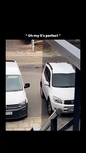 How strange!😂😂