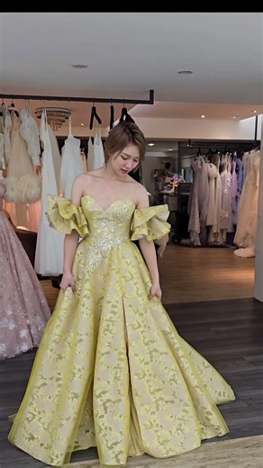 How to Rock a High-Slit Gown, Yellow Perfection!