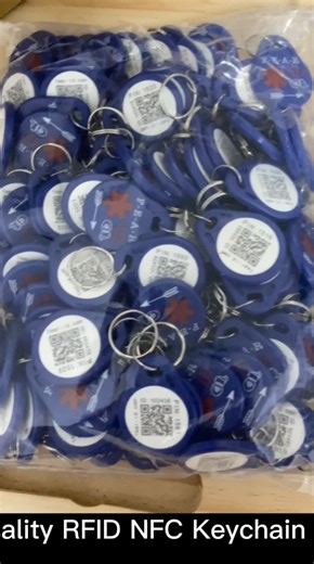 NTAG213 NFC Waterproof Smart Card Keychain with RFID Epoxy Material 25mm Size Rfid Keychain Tag