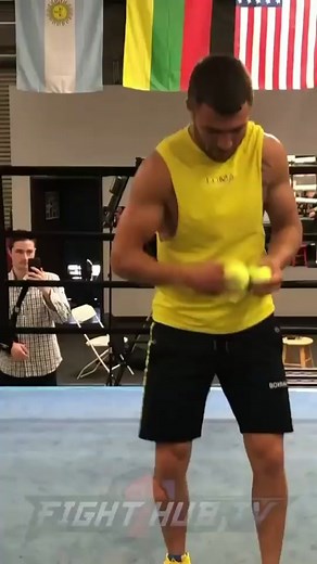 The unusual training methods of the great #lomachenko . Here we see him juggling to work on hand/eye coordination #boxing #boxeo