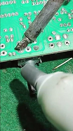 how to use soldering sucker pump? #soldering #desoldering #howtosoldering #solderingpump