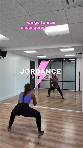 throwback to teaching this fierce solo!! can’t wait to see this one hit the stage! 🤩 #danceteacher #choreographer #jordance