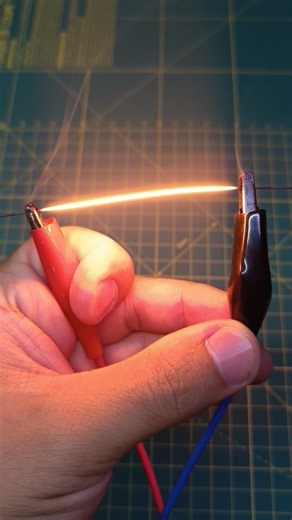 Graphite Core MELTS Under High Current! (Shocking Results) ⚡🤯 #Shorts