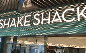 急赤白脸得吃顿Shack Shack，奶昔和汉堡一个价就离谱