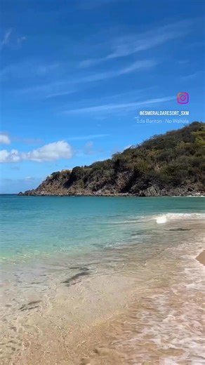 Why everyone falls in love with Saint Martin 🌴 Two cultures on one island 🇫🇷🇳🇱 Endless white-sand beaches. Caribbean soul with a French touch. Easy to explore, easy to love. From slow mornings by the sea to golden sunsets and unforgettable food… Saint Martin is more than a destination — it’s a feeling. And when you visit, choose a place that lets you experience it all. ✨ Esmeralda Resort, your home in Orient Bay. Save this for your next Caribbean escape 🌞 | Esmeralda Resort