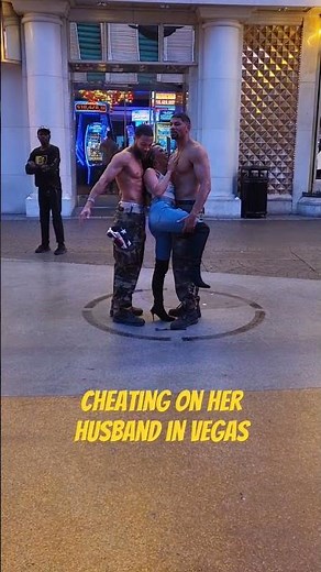 Girl cheating on her husband in Las Vegas - Fremont Street