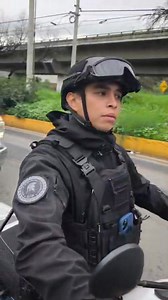 1.3M views · 47K reactions |  Hoy me detuve cerca de Plaza Pabellón Río de los Remedios al ver una moto con número GIP-12, que realizaba supuestas inspecciones argumentando que estaba en busca de armas o drogas. ‼️ Esta no es su función ‼️  La labor de las fuerzas de seguridad debe enfocarse en proteger a la ciudadanía, no en detener vehículos al azar sin justificación legal. ❌️ | Emilio Manzanilla Téllez | Facebook
