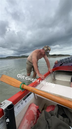 I got confused on the river because I thought we was in middle but we was hitting mud? So I was looking for the channels. #huntergatherer #boat #livingofftheland #boatlife