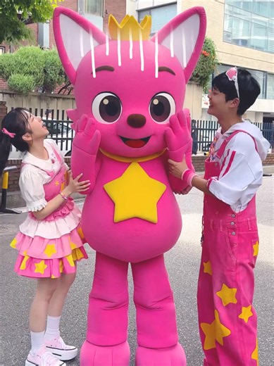 When You Don’t Have Headphones… 🎧 #핑크퐁 #호이포이핑크퐁 #핑크퐁호이포이댄스타임 #Pinkfong #kids