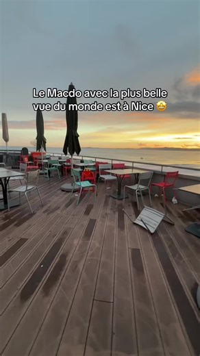 Le Macdo avec la plus belle vue du monde est à Nice 🤩 c’est une certitude #nicefrance #nicecotedazurfrance🇫🇷 #macdonalds #06 #bestview