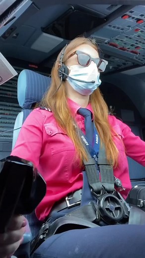#pilotsandra👩‍✈️✈ #pilotlifestyle #readyfortakeoff✈👩‍✈️ #Ranway #LadyPilot #flightannouncement #aviationlovers #flightattendants #cockpitcrew👩‍✈️✈ #femalepilot #newyourkflight👩‍✈️✈ #boing777300er #cockpitview👩‍✈️✈ #pilotgirls👩‍✈️ #flyinggirl👩‍✈️✈✈ #flyingbirds✈👩‍✈️ #airport #airnewzealand #✈️🧑🏻‍✈️ #✈️