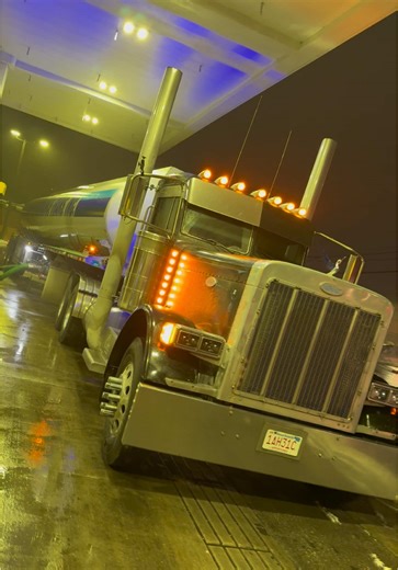 Loded up in Revere for a split load of regular Leominster and Fitchburg and then we’re off back to the city to do it all again #gashauler #truckerlife #essential #gasandoil #bluecollar