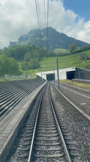 Dario on Instagram: "Driving straight into the heart of the Swiss Alps 🚄🇨🇭✨🚆 From Frutigen into the darkness of the Lötschberg Base Tunnel – the gateway to the Valais Alps! You’re riding in the front seat of a Swiss train, watching the landscape vanish into one of the longest railway tunnels in the world. High-speed engineering meets Alpine beauty — this is why Swiss railways are world-famous. 🌍 Follow @swissrailview for more breathtaking views from the driver’s cab across Switzerland. ➕ If
