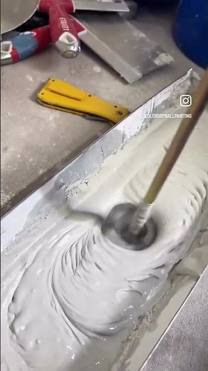 The BEST way to mix spackle (hot mud) #tips #diy #tutorial #drywall