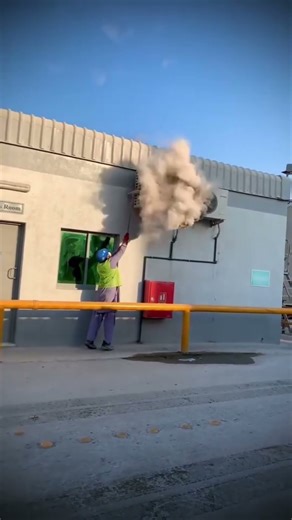 Simple and Quick Cleaning for Outdoor AC Units - Good tools and machinery make work easy