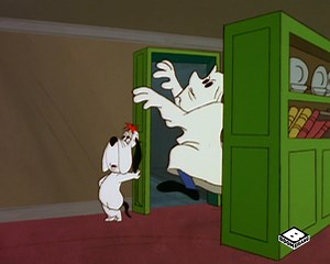 Ghosts don't scare Droopy, Droopy scares the ghosts! 👻😱 | Boomerang