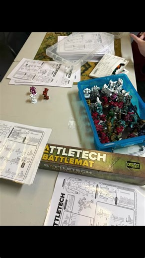 Tried my hand this weekend #battletech and it looks more complicated than it is. I’d encourage people to give it a go! BGUK hosts regular Battletech days at their new location and it’s an amazing location so check them out! #mechs #tabletop #hobbying #minis