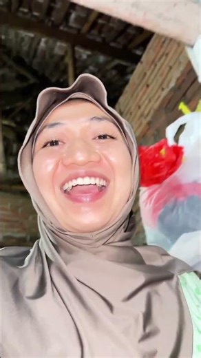 The driver's wife and his handler have different hobbies 🤣 #driverwife #dailybellin