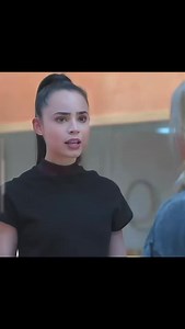 🎬 Feel the Beat (2020) 💃🎶 🎥 Genre : Comédie • Musique • Famille 🇺🇸 Origine : États-Unis ⸻ 🧠 Synopsis Après un échec à Broadway, April, danseuse ambitieuse, revient dans sa ville natale et se voit confier un groupe de jeunes danseurs mal assortis. Ensemble, ils doivent préparer une compétition nationale. Entre rires, entraînements intenses et moments émouvants, April redécouvre la passion pour la danse et le pouvoir de la communauté. ✨ | Lizzy Pretty1
