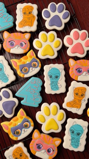 Super Kitties sugar cookies 🐾 #sugarcookiedecorating