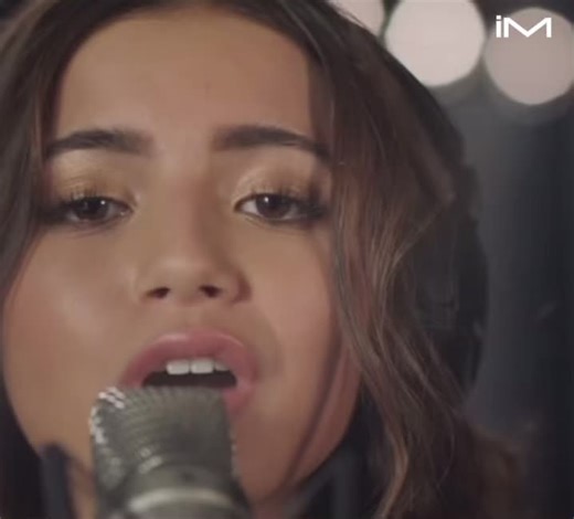 isabela Merced na TikTok