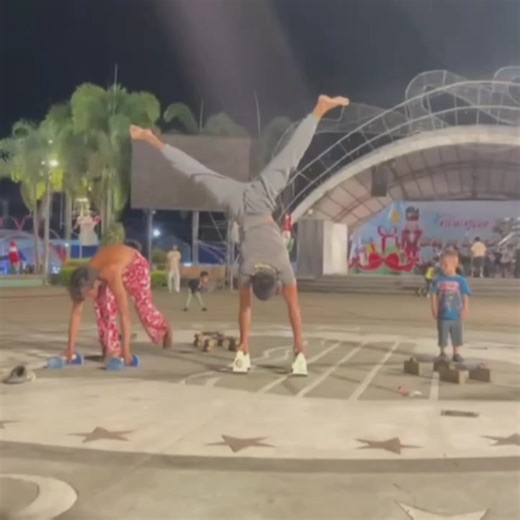 Mastering Parallettes with Vinz Calisthenics