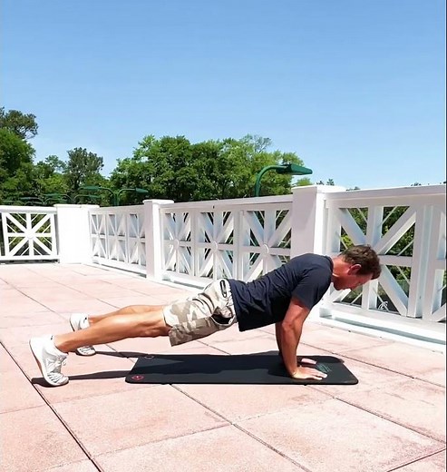 Close Grip Push-Ups