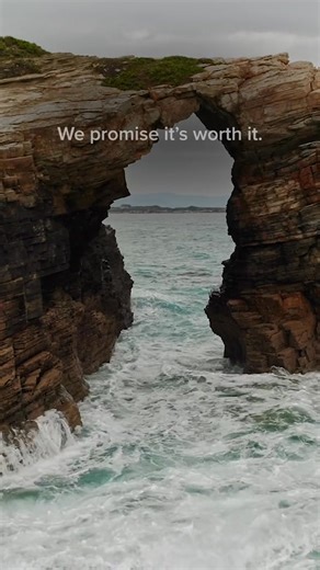 🌊 Let your breath move like the tide. Rising, falling, soft and steady. | Calm