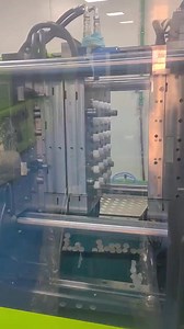 6.3K views · 103 reactions | Karim El Behi, representante del servicio al cliente de ENGEL en Túnez y Argelia, destaca el uso del modelo ENGEL E-MAC 130 en la producción de productos farmacéuticos. 烙 #ENGEL #ENGEL E-MAC 130 | El Ajustador Nunca Se Equivoca MX | Facebook