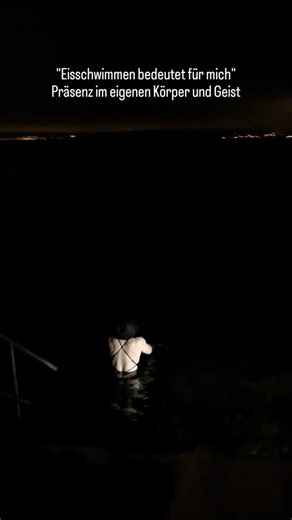 Joanna on Instagram: "Eisschwimmen ist für mich kein Sport im klassischen Sinne, es ist mehr eine stille Rückkehr zu mir selbst, ein tägliches loslassen, sich neu ausrichten, positionieren ein,- sich noch besser lernen zu vertrauen. Im hier und jetzt! Keine Mutprobe, kein etwas beweisen müssen. #winterschwimmen #eisschwimmen #wintervibes❄️❄️ #eisbaden"