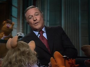 Gene Kelly declines "Singin’ in the Rain" on the Muppet Show