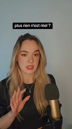 L’IA Veo 3 de Google : l’intelligence artificielle va trop loin Difficile de différencier le vrai du faux Différents exemples de l'utilisation de Veo 3 de Google l’IA de génération de vidéos hyper réalistes avec du son Les IA sont dangereuses : la réalisation de ́la Dead internet theory ? #deadinternettheory #fakenews #veo3 #Google #intelligenceartificielle #videoia | Unefille.ia