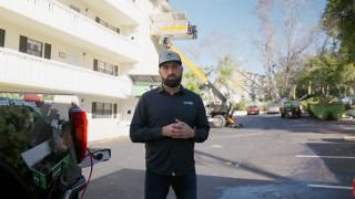 https://www.equipter.com/products/7000 Jason Reisman at Eustis Roofing talks us through testing the new Equipter 7000 Towable Boom Handler on a job site in Florida earlier this year. The Equipter 7000 allows crews to lift higher on multi-unit residential and commercial jobs. Like the Equipter 4000, you can tow the Equipter 7000 to and from a job and the Equipter 7000's weight distribution allows it to drive over lawns without causing ruts and damage. Learn more about the new unit at: https://www