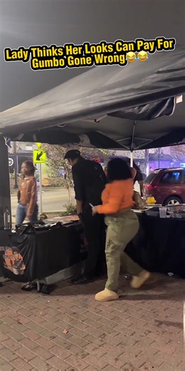 “She thought the gumbo was FREE 😭” She tried it frl 😒#fyp #viral #gumbo #streetfood #foodtok