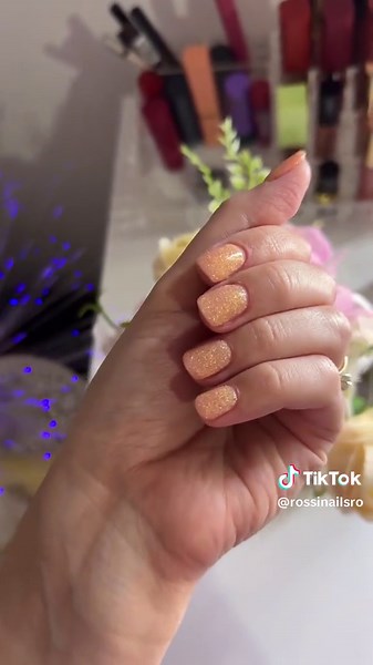 Simplitate și eleganță într-un singur loc! 💖 Manichiura Rossi – alegerea perfectă pentru femeia modernă. 💅🌟 #RossiNails #unghii #manichiura #unghiifrumoase #unghiiprofesionale #ideiunghii #dippowder #pudradeunghii #nails