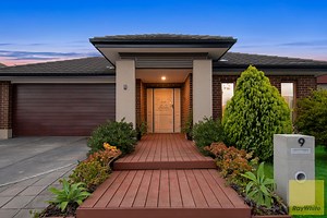 Sold House 9 Pinoak street, Point Cook VIC 3030 - Mar 17, 2023