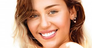 This Is The Real Reason Why Miley Cyrus Always Does Her Own Makeup