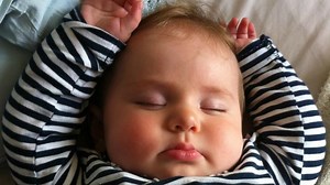 Invisible Thread - a show for mothers and babies