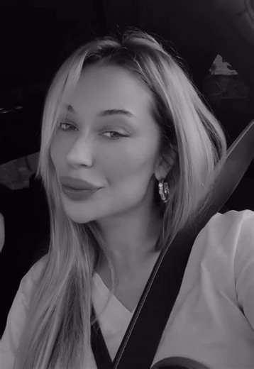 TEA TAIROVIC (@tairovicteamusic) - Tea Tairovic: Dasimoj Essence Unveiled