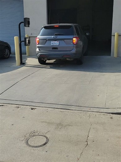 Fresno Resistance on Instagram: "🗣📢 STAY VIGILANT FRESNO ⚠️⚠️⚠️⚠️⚠️⚠️⚠️⚠️⚠️⚠️⚠️⚠️ THESE ICE VEHICLES WERE ACTIVE AT THE ICE HOLDING FACILITY TODAY IN FRESNO. * > 1 black Hyundai Sonata >License plate: 8FKV739 * > 1 Grey Ford Explorer >License plate:8KDP624 * * IF YOU SEE ICE OR ANY ICE ACTIVITY IMMEDIATELY CALL 👀 THE VALLEY WATCH NETWORK ☎️ 559-206-0151"