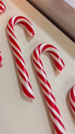 Treat yourself to Hammond's favorite! An American classic since 1920. Fall in love with the art of handcrafted candy! Perfect for this holiday season 🎄 | Hammond's Candies since 1920