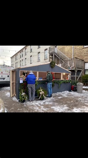 Annnnnd we’re off! Our second round of the Christmas Market and Parade of Woodland Animals is underway! Outside we have @brooklynvillagegardencentre @cakeladyingrid @maritimegourmetnutcompany and @misfitmanordogrescue2 , and in the alley outside of Spitfire we have @handmade_in_lakelands @osweetmadeline @wild_foods_alchemist By the Bay @wishboneweaving , plus awesome swag and drinks from the @spitfirearmsalehouse crew PLUS their very own @mackie_merrin is here with her chainmail jewellery! We al